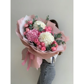 Bouquet of tenderness with hydrangea and peony rose